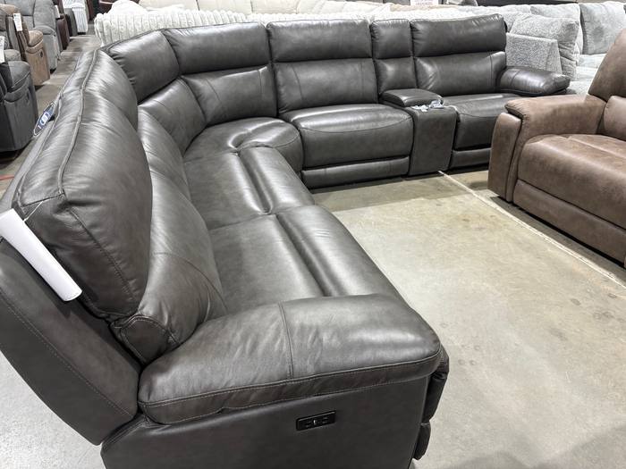 Living room furniture example at BoxDrop Summersville