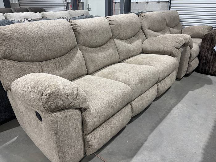 Living room furniture example at BoxDrop Summersville