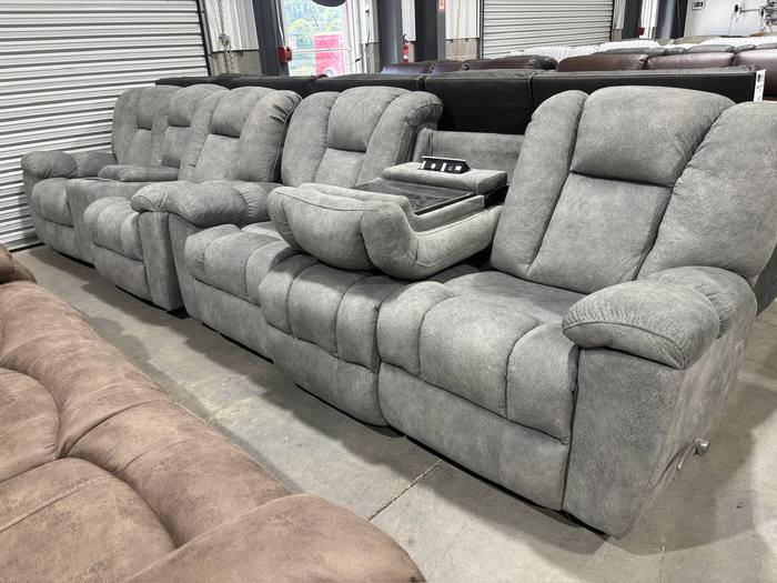 Living room furniture example at BoxDrop Summersville