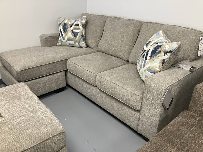 Living room furniture example at BoxDrop Summersville