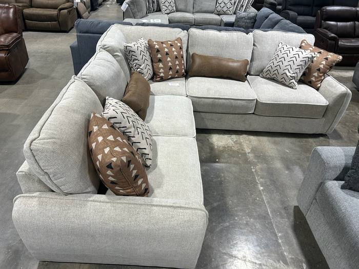 Living room furniture example at BoxDrop Summersville