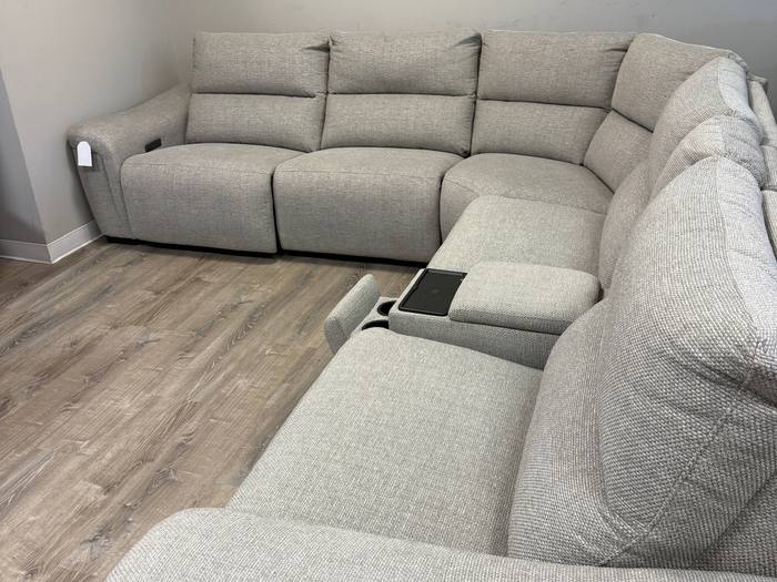 Living room furniture example at BoxDrop Summersville