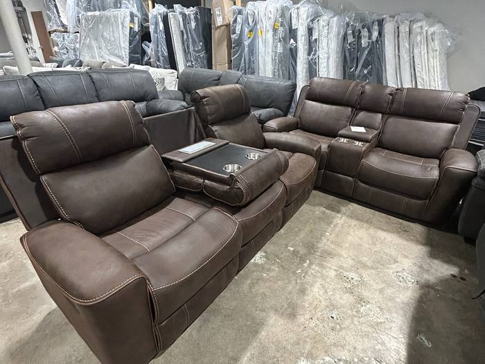 Living room furniture example at BoxDrop Summersville