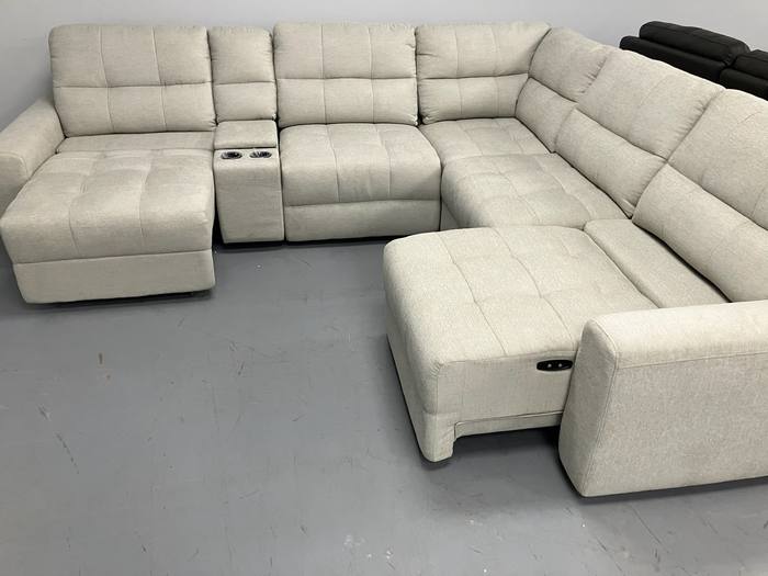 Living room furniture example at BoxDrop Summersville