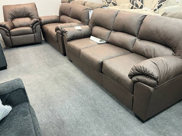 Living room furniture example at BoxDrop Summersville
