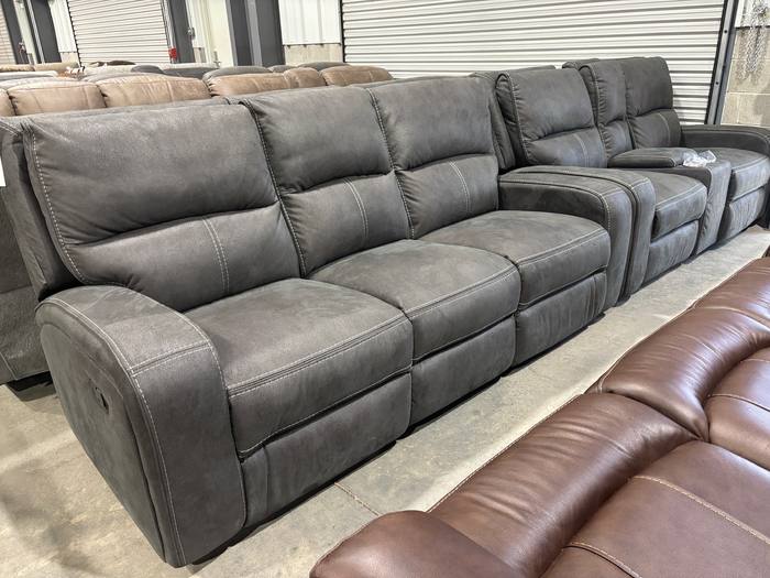 Living room furniture example at BoxDrop Summersville