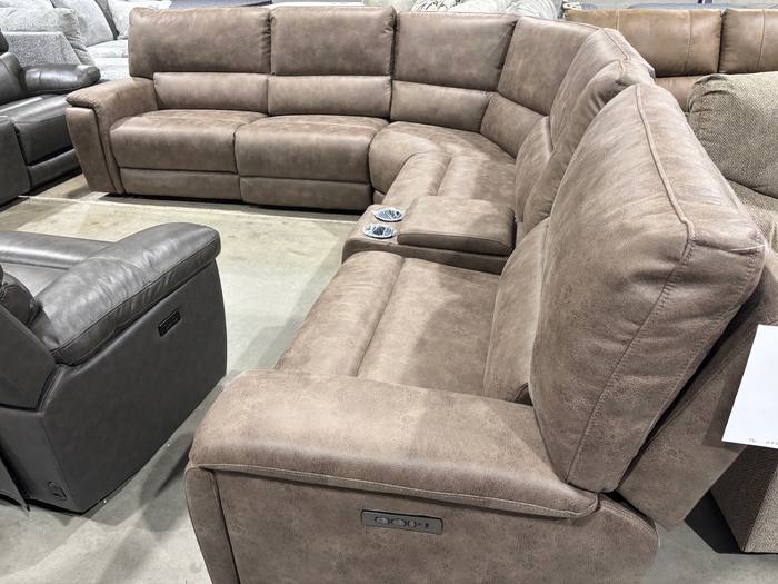 Living room furniture example at BoxDrop Summersville
