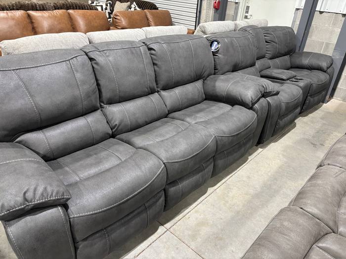 Living room furniture example at BoxDrop Summersville
