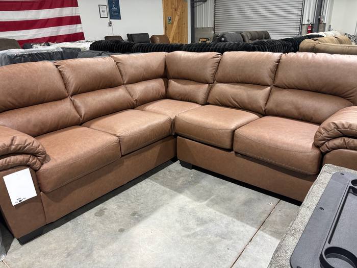 Living room furniture example at BoxDrop Summersville
