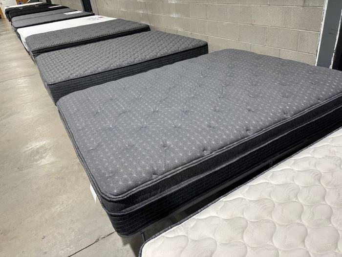 Mattress example at BoxDrop Summersville