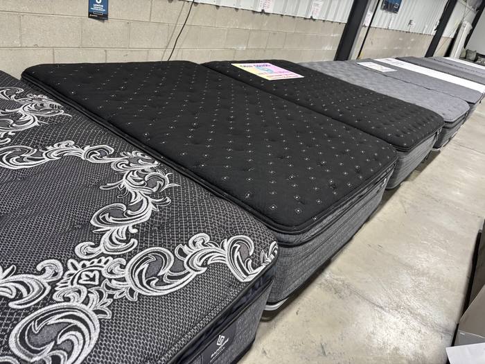 Mattress example at BoxDrop Summersville